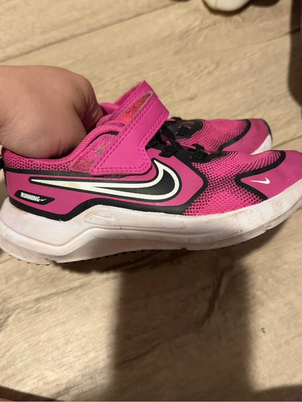 Nike tennis shoes